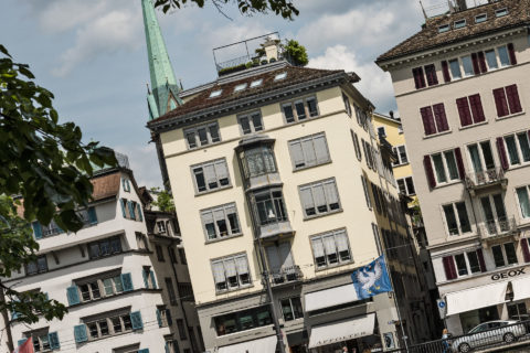 Apartment and commercial building, Limmatquai 82