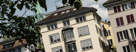 Mehrfamilien- und Geschäftshaus, Limmatquai 82